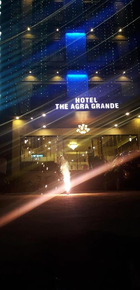 Hotel Agra Grande By Goyal Hoteliers المظهر الخارجي الصورة