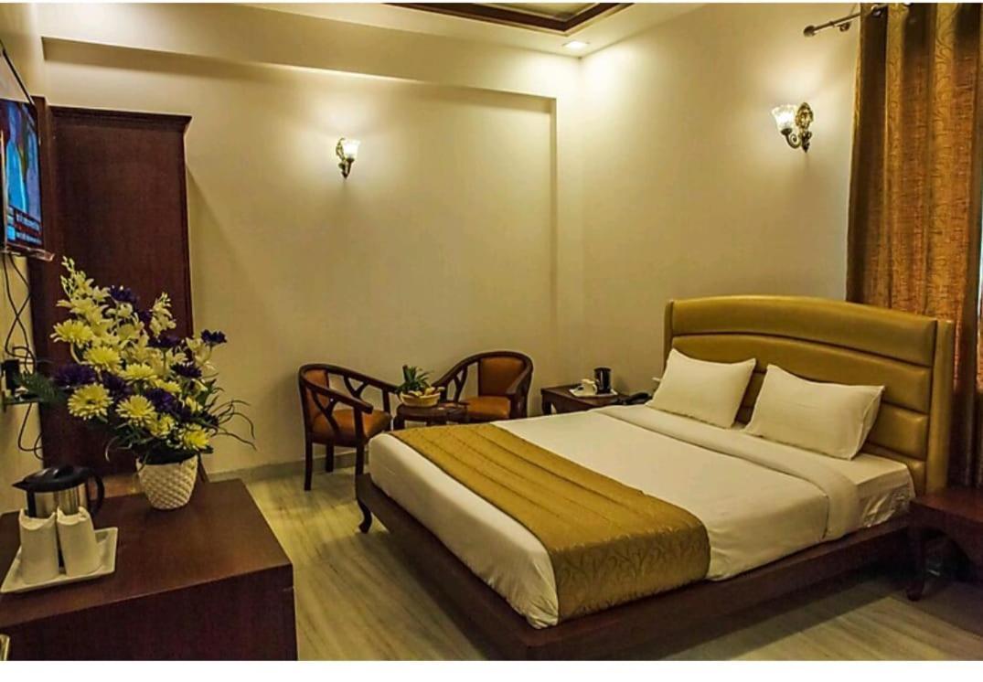 Hotel Agra Grande By Goyal Hoteliers المظهر الخارجي الصورة