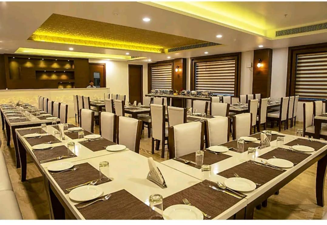 Hotel Agra Grande By Goyal Hoteliers المظهر الخارجي الصورة