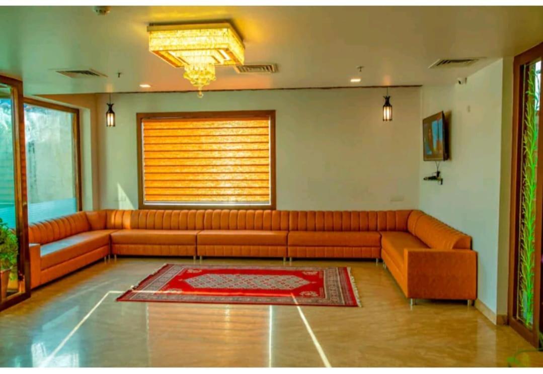 Hotel Agra Grande By Goyal Hoteliers المظهر الخارجي الصورة